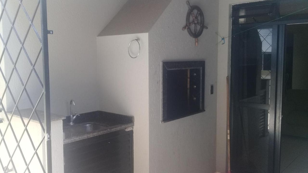 Apartamento De 2 Domitorios E 1 Garagem No Centro De Bombinhas 50 Metros Da Praia Na Avenida Principal Proximo Ao Shopping Punta Blu Ngoại thất bức ảnh